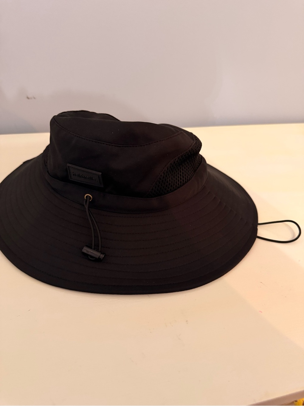 Hairbrella Black Wide Brim Rain Bucket Hat - Picture 3 of 3